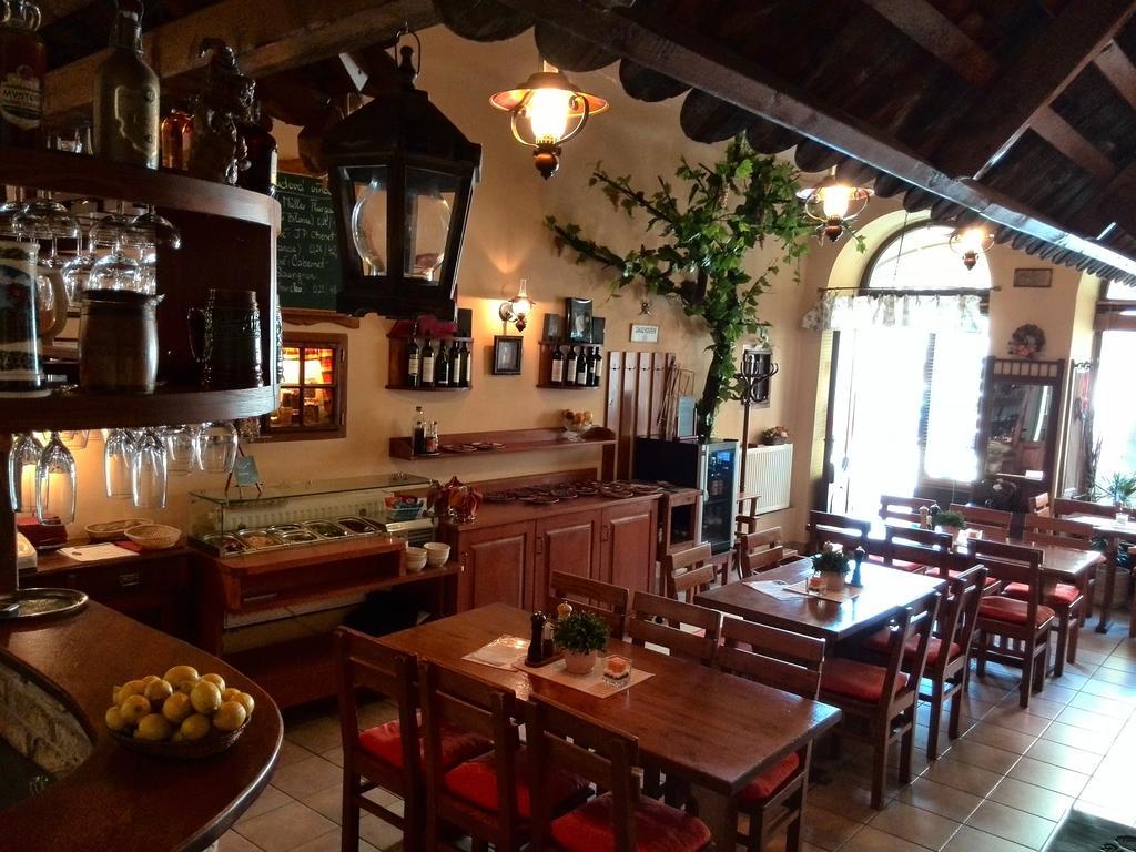 Hotel Excellent Kroměříž מראה חיצוני תמונה