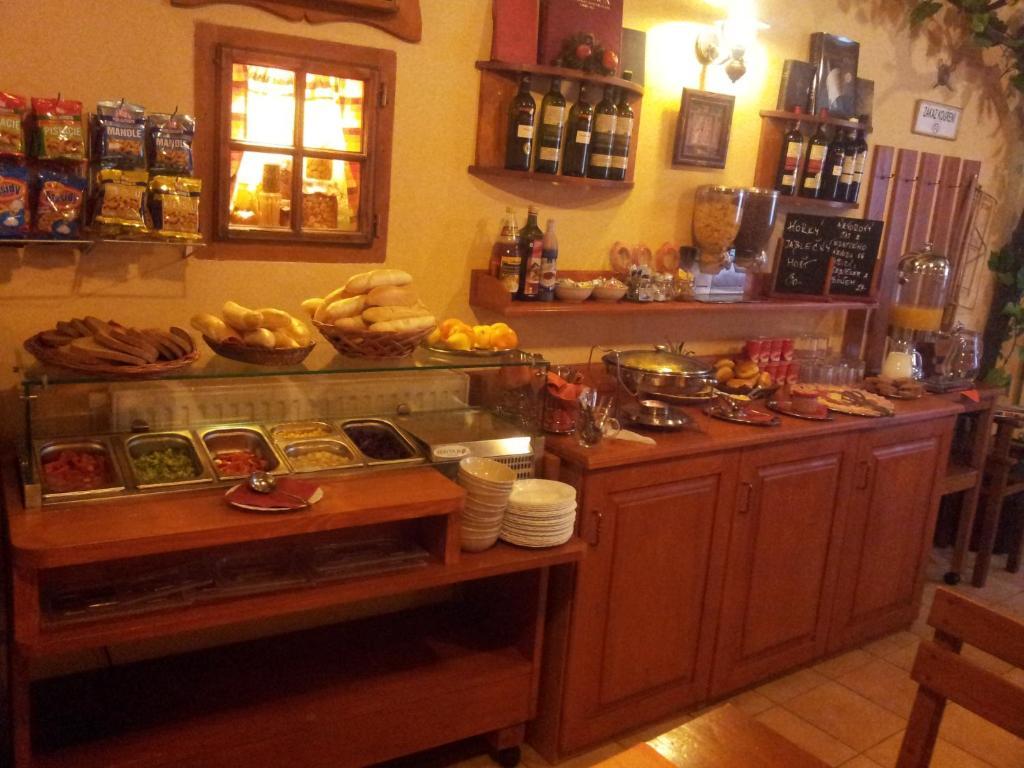 Hotel Excellent Kroměříž מראה חיצוני תמונה