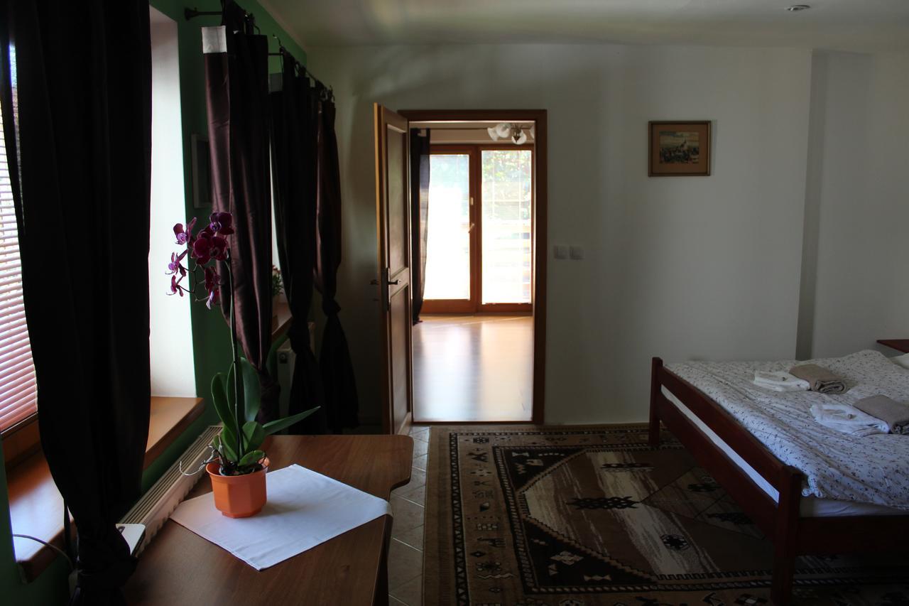 Hotel Excellent Kroměříž מראה חיצוני תמונה