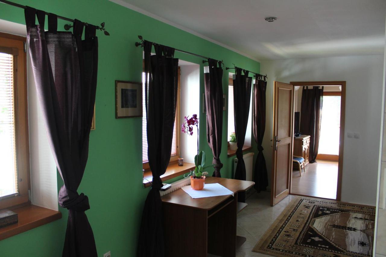 Hotel Excellent Kroměříž מראה חיצוני תמונה