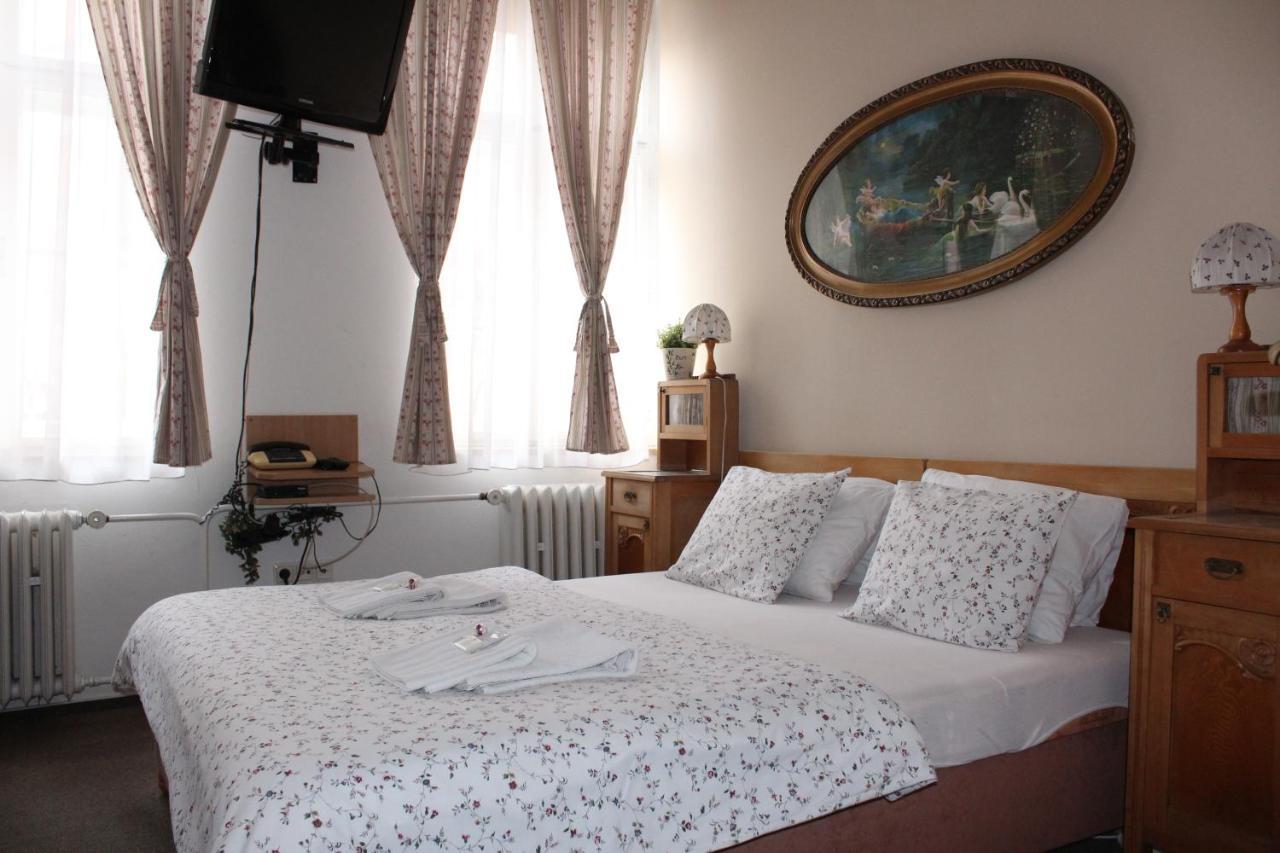 Hotel Excellent Kroměříž מראה חיצוני תמונה