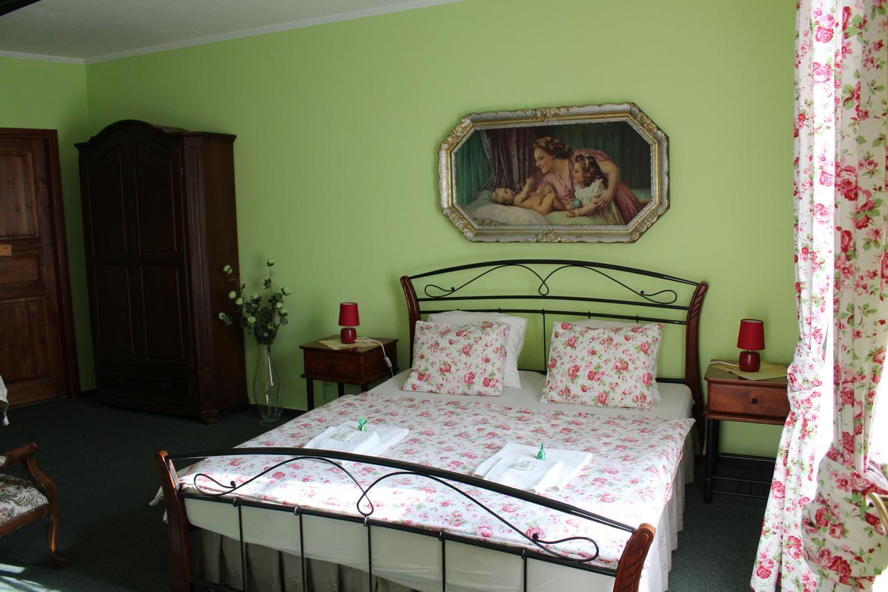Hotel Excellent Kroměříž מראה חיצוני תמונה