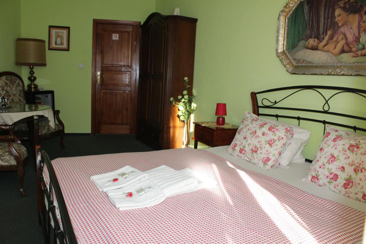 Hotel Excellent Kroměříž מראה חיצוני תמונה