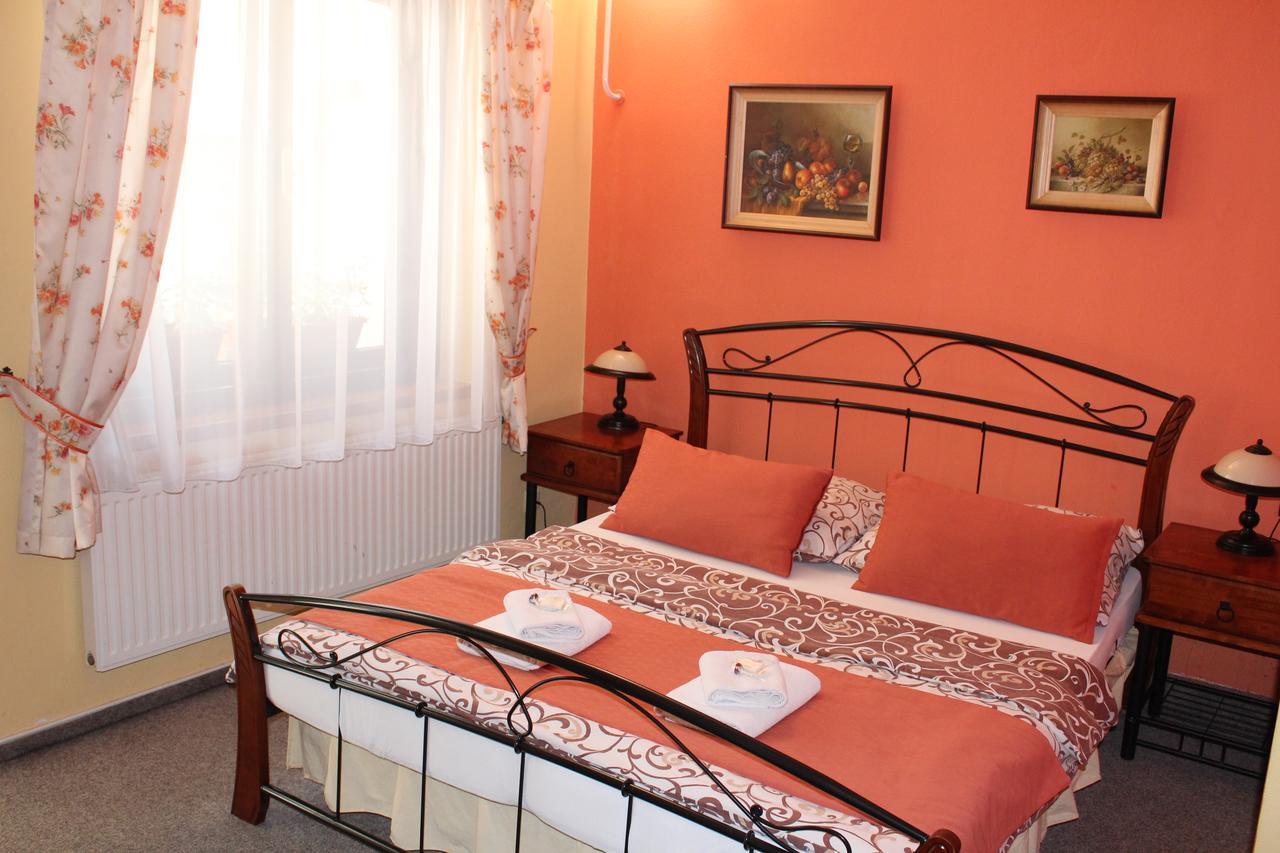 Hotel Excellent Kroměříž מראה חיצוני תמונה