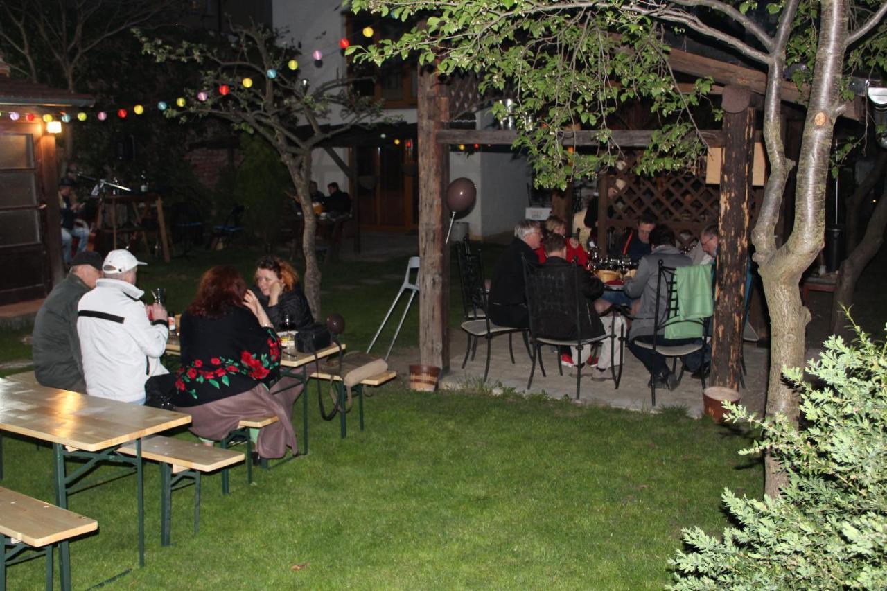 Hotel Excellent Kroměříž מראה חיצוני תמונה