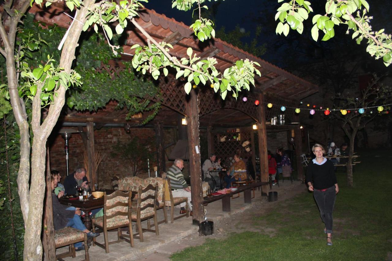 Hotel Excellent Kroměříž מראה חיצוני תמונה